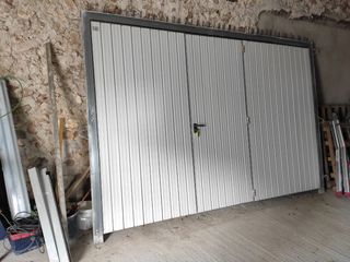 Puerta garaje de segunda mano por 350 € en Getafe en WALLAPOP