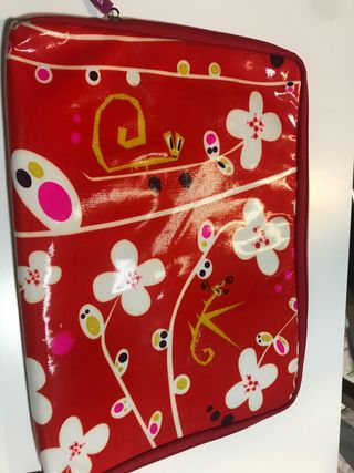 Funda portátil de flores impermeable de segunda mano por 10 EUR en Vigo en  WALLAPOP