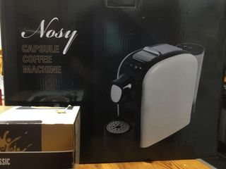 Cafetera de cápsulas Nosy de segunda mano por 20 EUR en Playa San Juan en  WALLAPOP