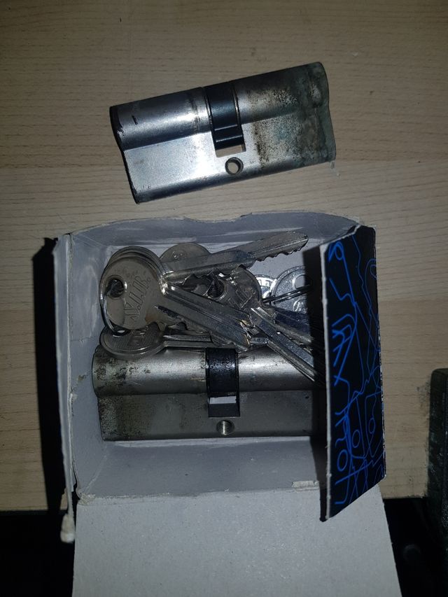 bombines- cerraduras