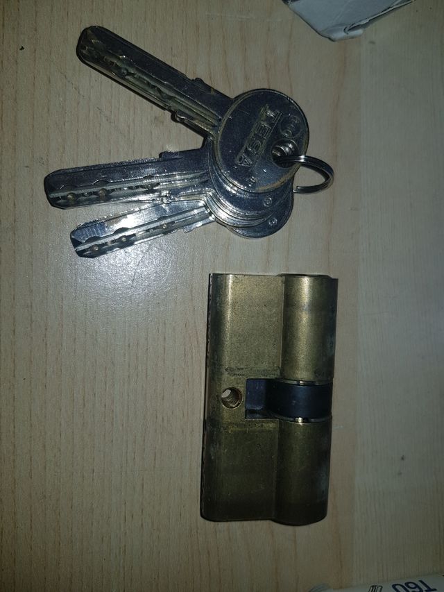 bombines- cerraduras