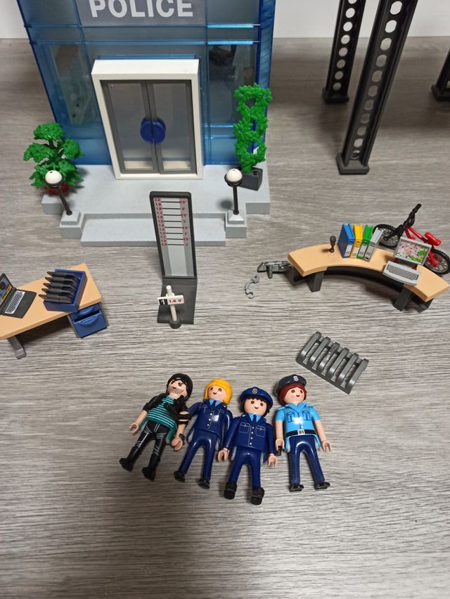 REBAJADO!! Comisaría Policía Playmobil