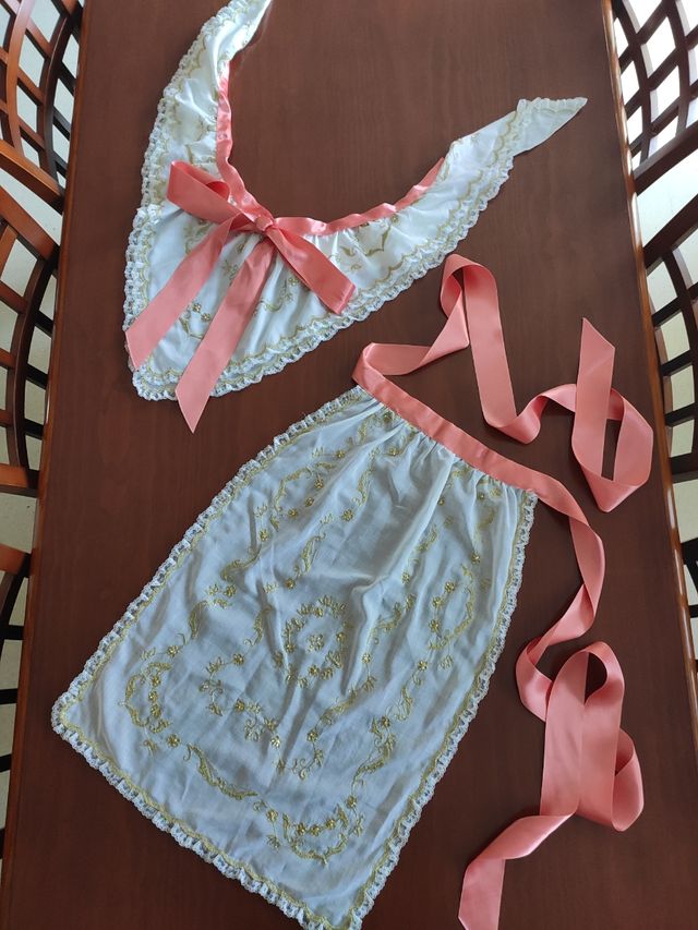 Manteleta de fallera niña