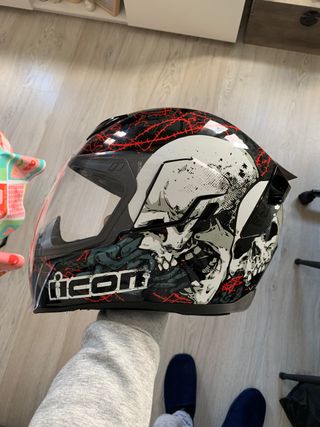 Casco moto ICON Airflite SKULL 18 de segunda mano por 159 EUR en Madrid en  WALLAPOP