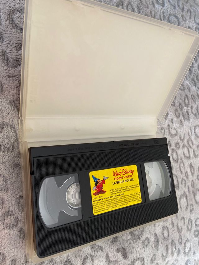 Película VHS LA BRUJA NOVATA