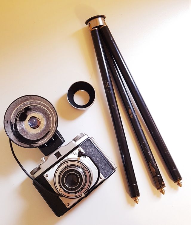 Richard Six + tripode + parasol + flash + bombilla