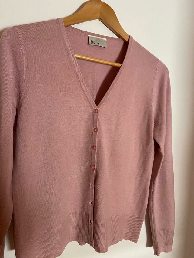 Diferente jersey rosa pastel .blanco