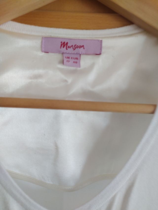 Diferente jersey rosa pastel .blanco