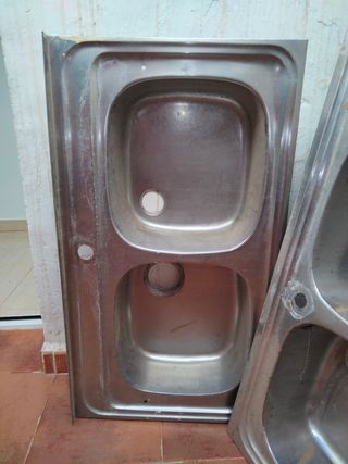 Dos fregaderos de segunda mano por 10 € en Antas en WALLAPOP