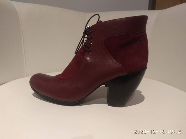 Botines de piel de mujer