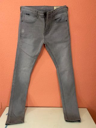 Pantalón vaquero gris ZARA hombre de segunda mano por 10 EUR en Las Palmas  de Gran Canaria en WALLAPOP