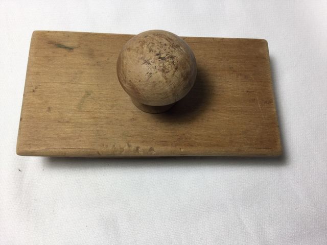 Tintero y secante de tinta.