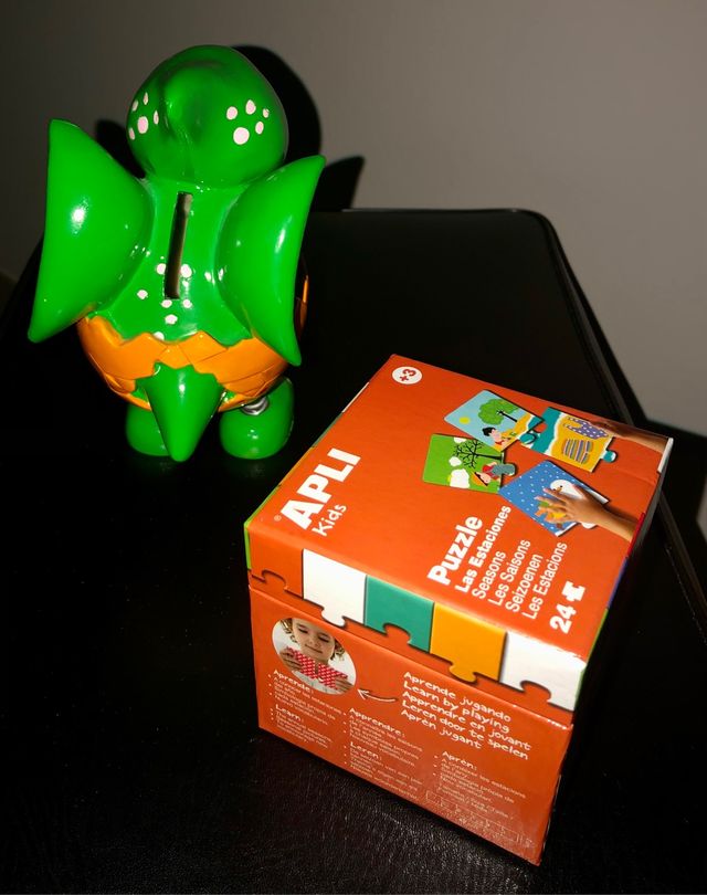 Puzzle 24 piezas y hucha