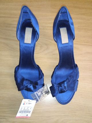Zapatos de fiesta para mujer Zara talla 41 de segunda mano por 15 EUR en  Las Rozas de Madrid en WALLAPOP