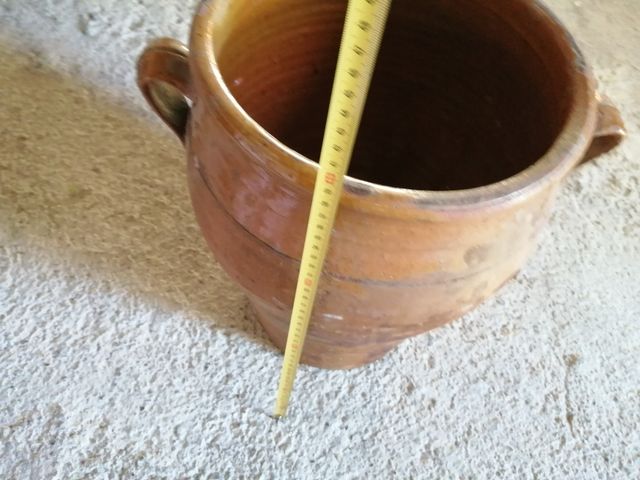 Orza de barro es buen estado.