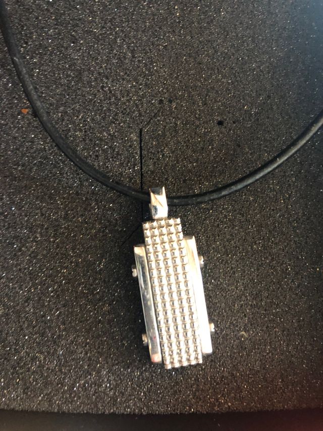 Colgantes de Lotus para caballero