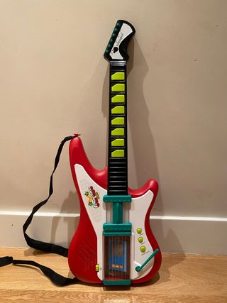 Guitarra niños Imaginarium de segunda mano por 11 EUR en Ametzola en  WALLAPOP