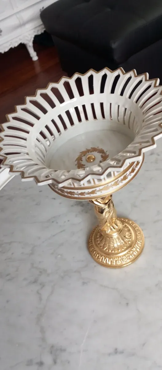 Exclusivo centro mesa Manises porcelana bronce