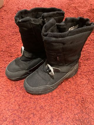 Botas de descanso esquí de segunda mano por 8 EUR en Oviedo en WALLAPOP