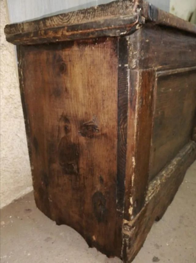 ANTIGUA ARCA O ARQUIBANCO DEL S.XVII