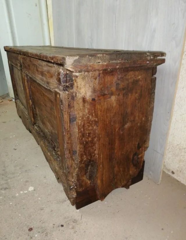 ANTIGUA ARCA O ARQUIBANCO DEL S.XVII