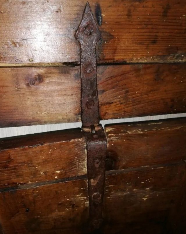 ANTIGUA ARCA O ARQUIBANCO DEL S.XVII