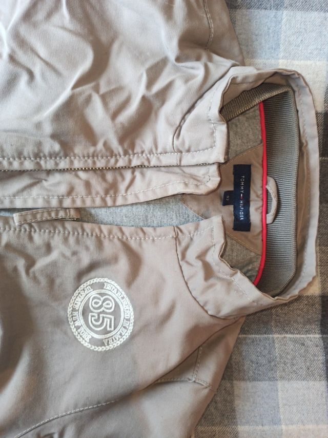 abrigo Tommy Hilfiger 2años