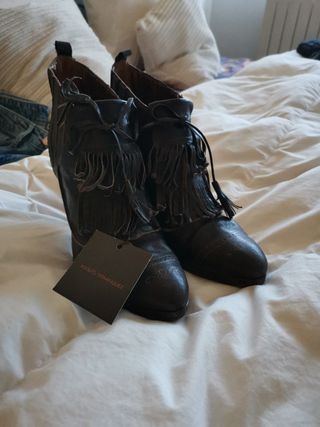 Botines Adolfo Dominguez de segunda mano por 15 EUR en Chiloeches en  WALLAPOP