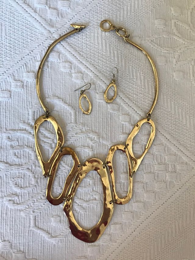 Collana e orecchini di design