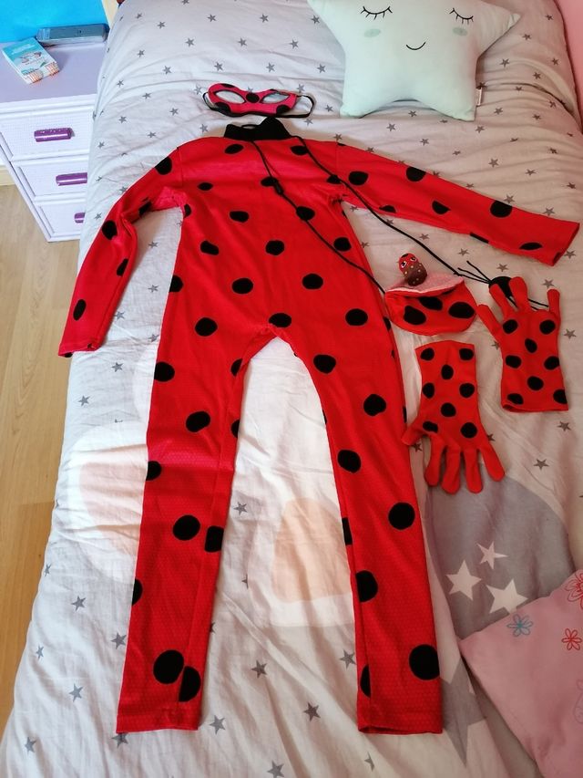 disfraz Prodigiosa con todos los complementos..