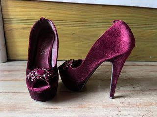 zapatos burdeos terciopelo