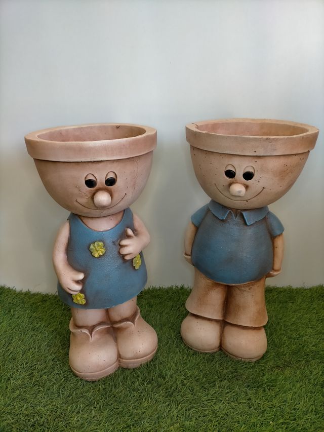 NIÑOS  MACETA PIEDRA