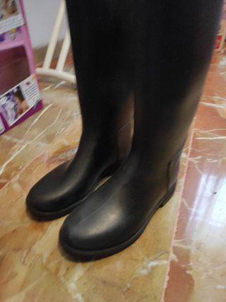 Botas equitación, montar a caballo niños y niñas de segunda mano por 6 EUR  en Viladecans en WALLAPOP