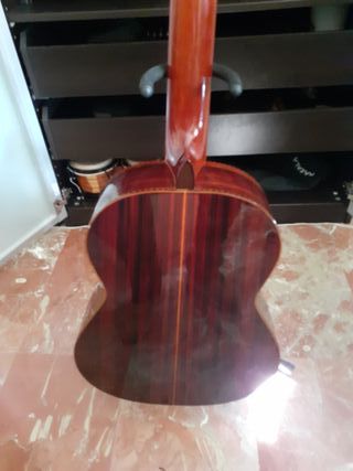 Guitarra clásica ADMIRA CARMEN de segunda mano por 200 EUR en Granada en  WALLAPOP