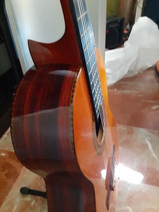 Guitarra clásica ADMIRA CARMEN de segunda mano por 200 EUR en Granada en  WALLAPOP