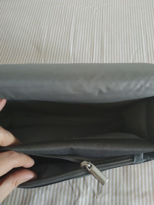 Funda o bolso bandolera Acer, a estrenar