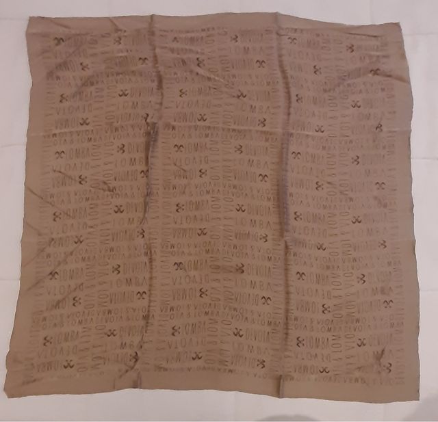 Pañuelo Diseñador Original "Devota y Lomba"