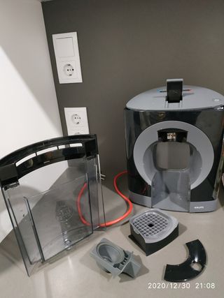 Cafetera Dolce Gusto Krups para piezas de segunda mano por 15 EUR en  Barcelona en WALLAPOP