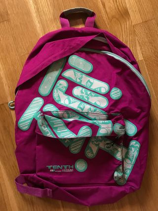 Mochila Tenth fucsia y turquesa de segunda mano por 5 EUR en Madrid en  WALLAPOP