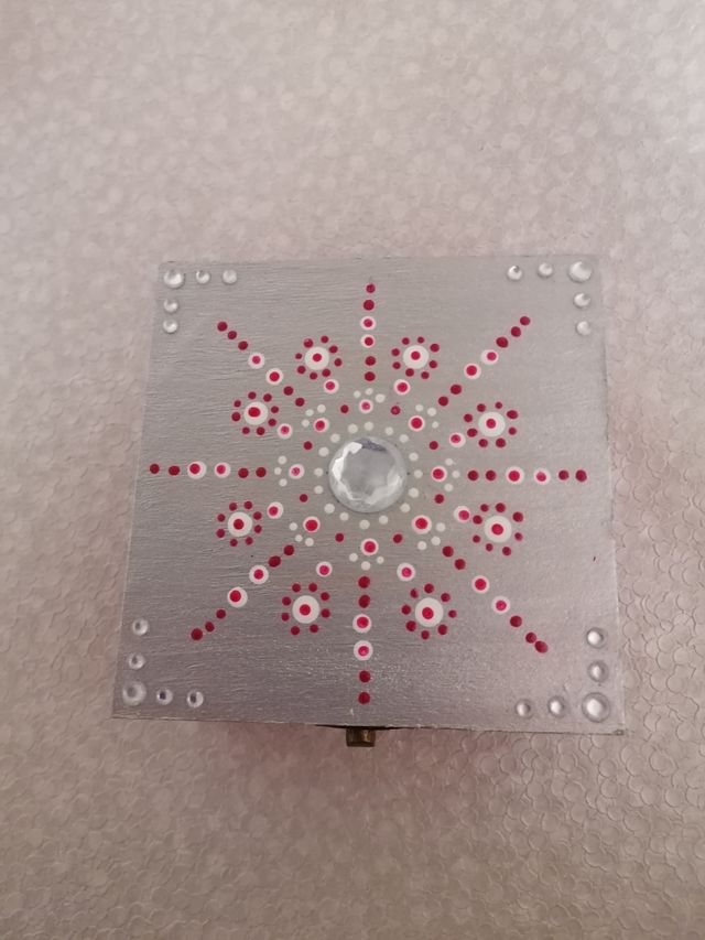 Joyero artesanal / Caja de madera