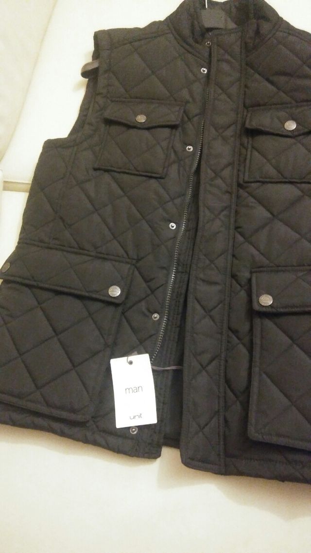 Chaleco sin mangas negro sin estrenar