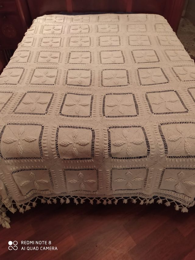 COLCHA DE MALHA À MÃO MUITO ANTIGA