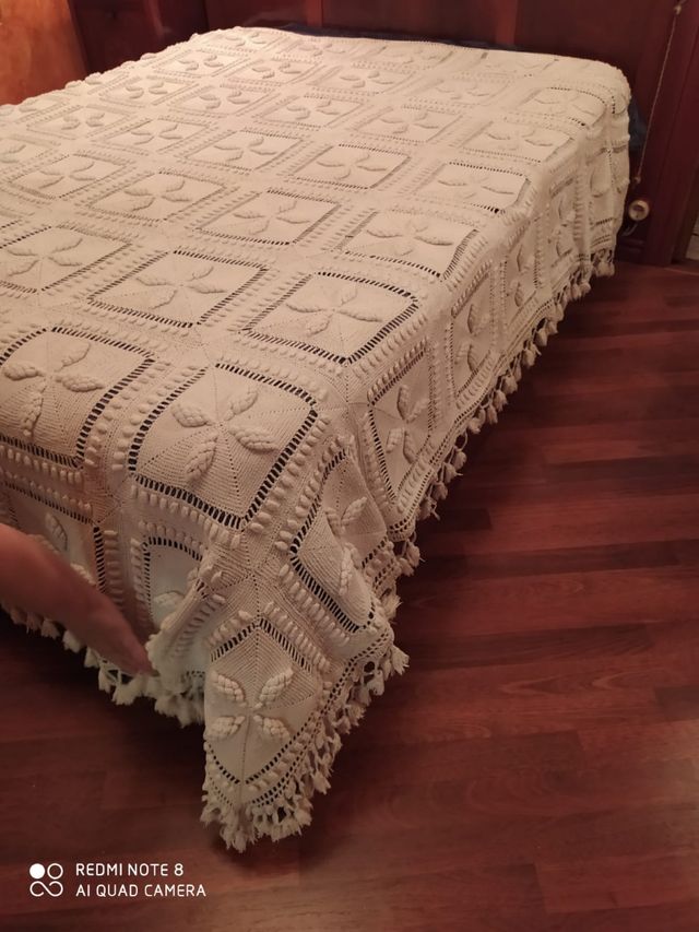 COLCHA DE MALHA À MÃO MUITO ANTIGA