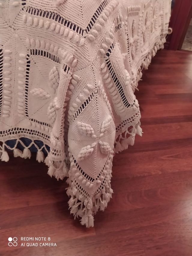 COLCHA DE MALHA À MÃO MUITO ANTIGA