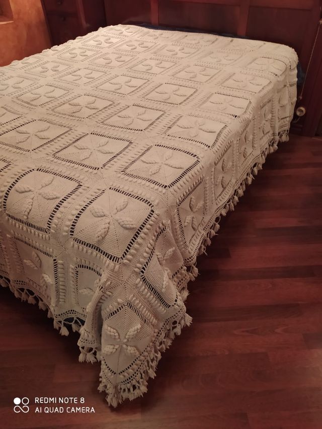 COLCHA DE MALHA À MÃO MUITO ANTIGA