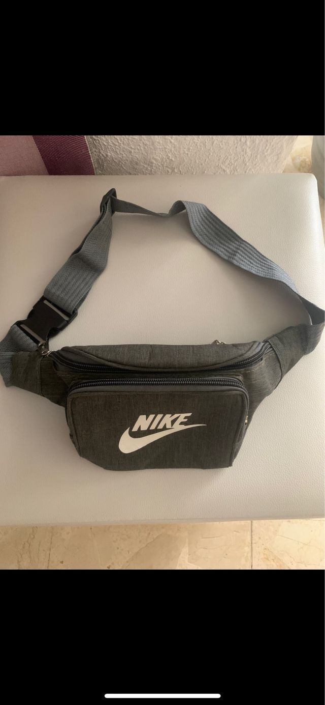 enlace regimiento voluntario Riñonera Nike verde militar de segunda mano por 10 € en Sutullena en WALLAPOP enlace regimiento voluntario Riñonera Nike verde militar de segunda mano por 10 € en Sutullena en WALLAPOP