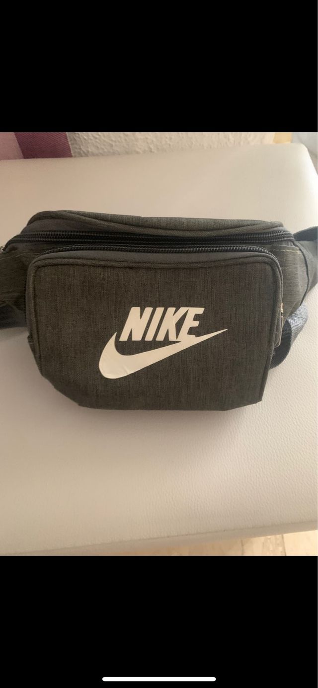 enlace regimiento voluntario Riñonera Nike verde militar de segunda mano por 10 € en Sutullena en WALLAPOP enlace regimiento voluntario Riñonera Nike verde militar de segunda mano por 10 € en Sutullena en WALLAPOP