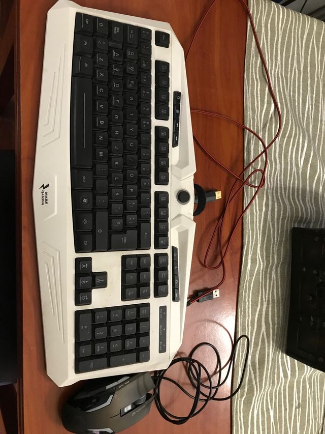 Teclado luces led y ratón