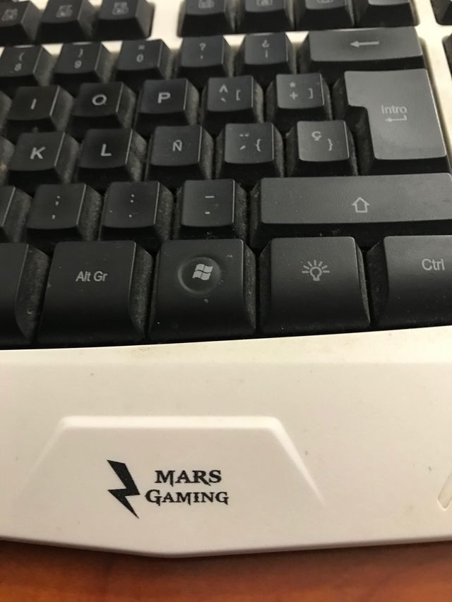 Teclado luces led y ratón