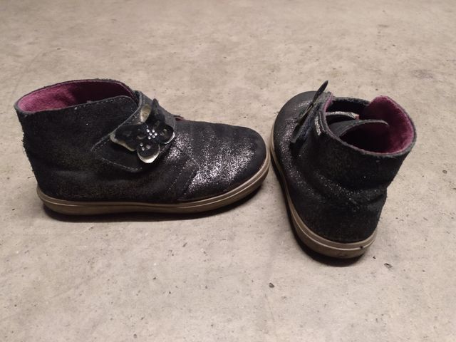 Zapatos Titanitos N27 de segunda mano.